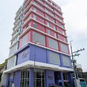 Myspace Hotel Comembo Taguig